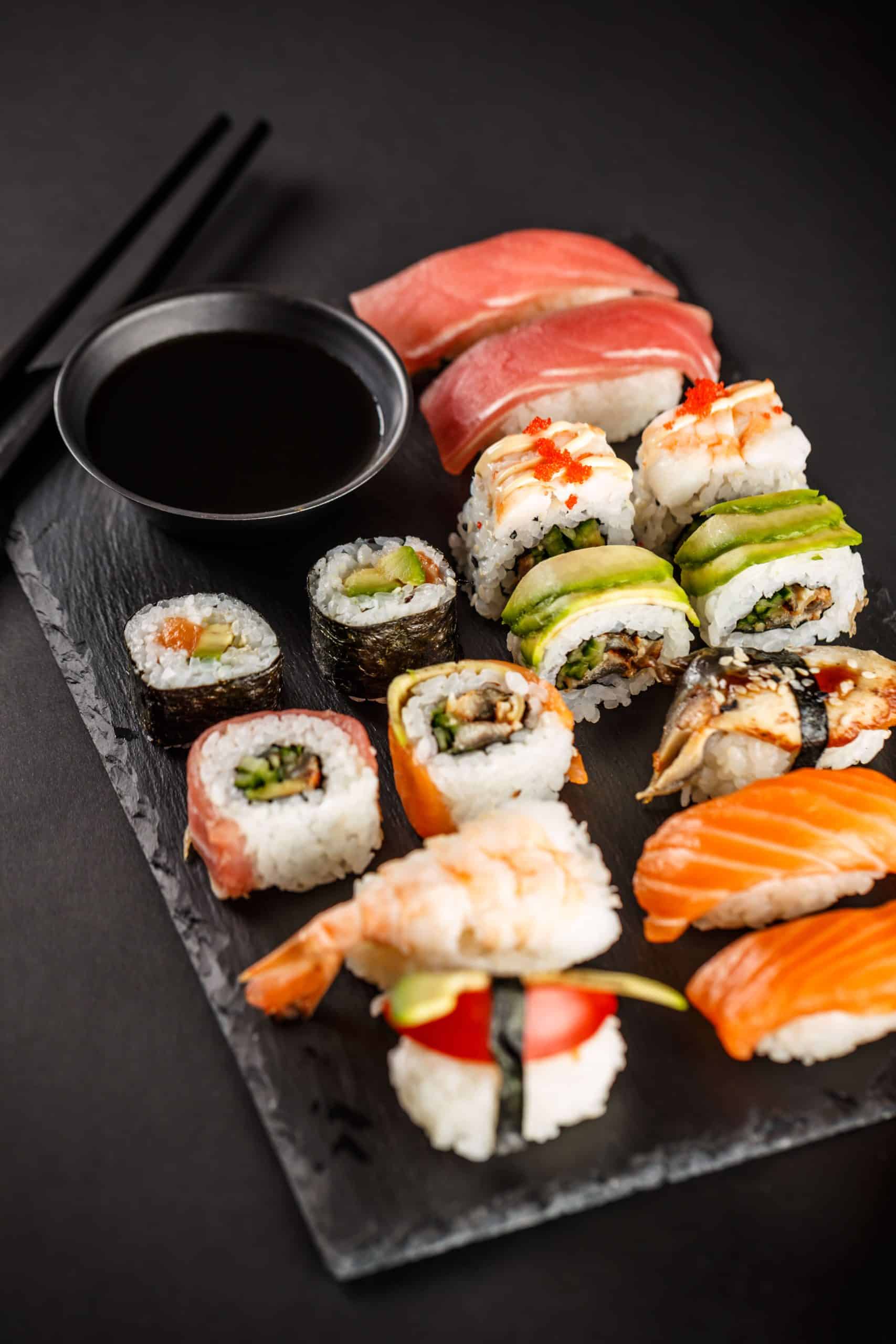 different-kind-sushi-rolls Byg selv menu 1 (56 stk.) - Billede 1